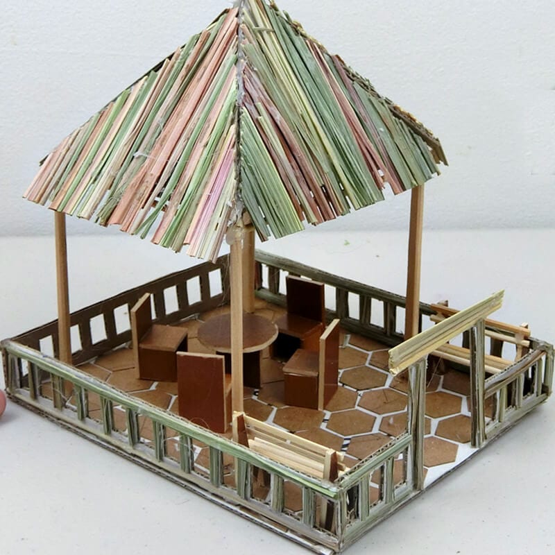miniature hut 22