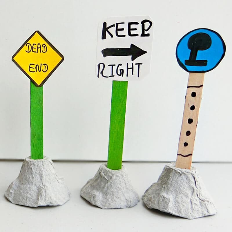miniature traffic sign 18