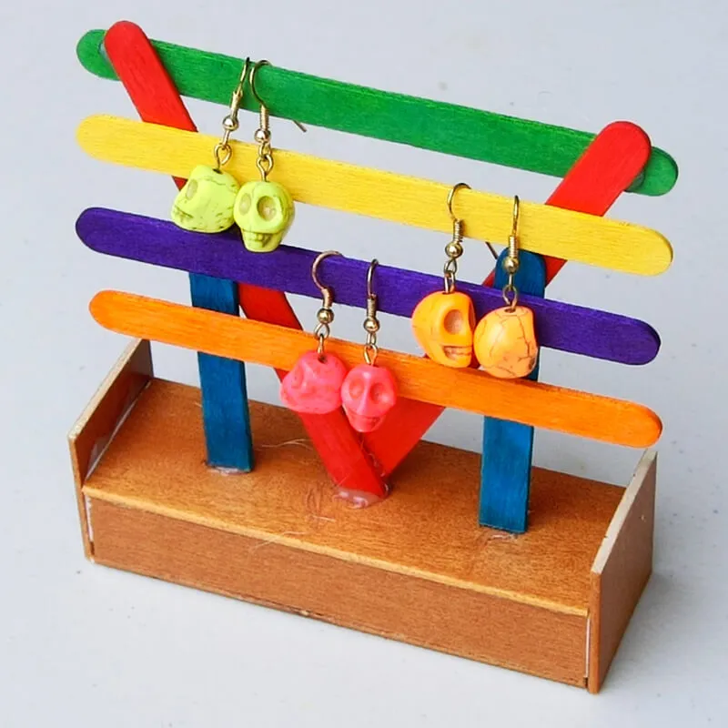 11 popsicle stick earing holder 15