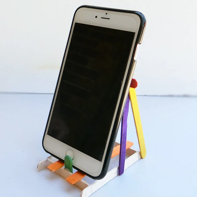 17 popsicle stick phone holder 19